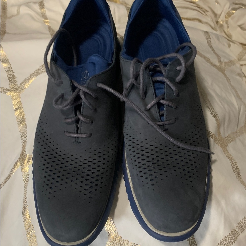 Men’s size 11.5 cole Haan shoes suede good condition very nice shoes